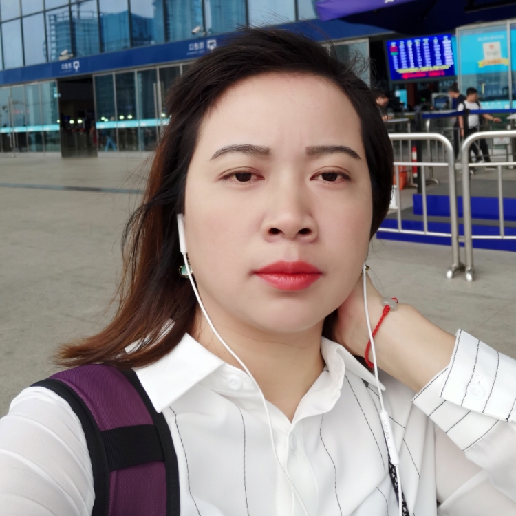 手握風(fēng)箏的線