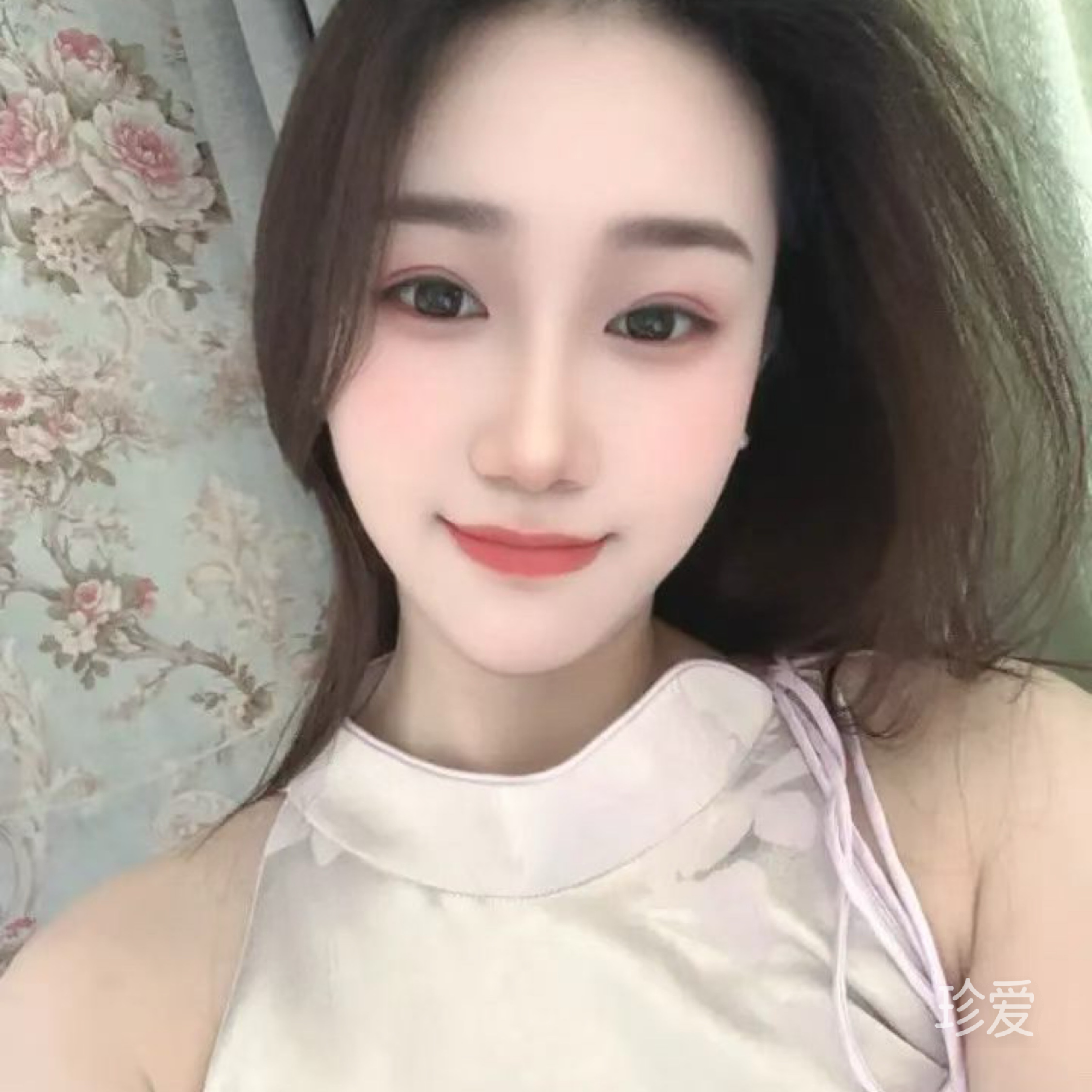 嫣然一笑