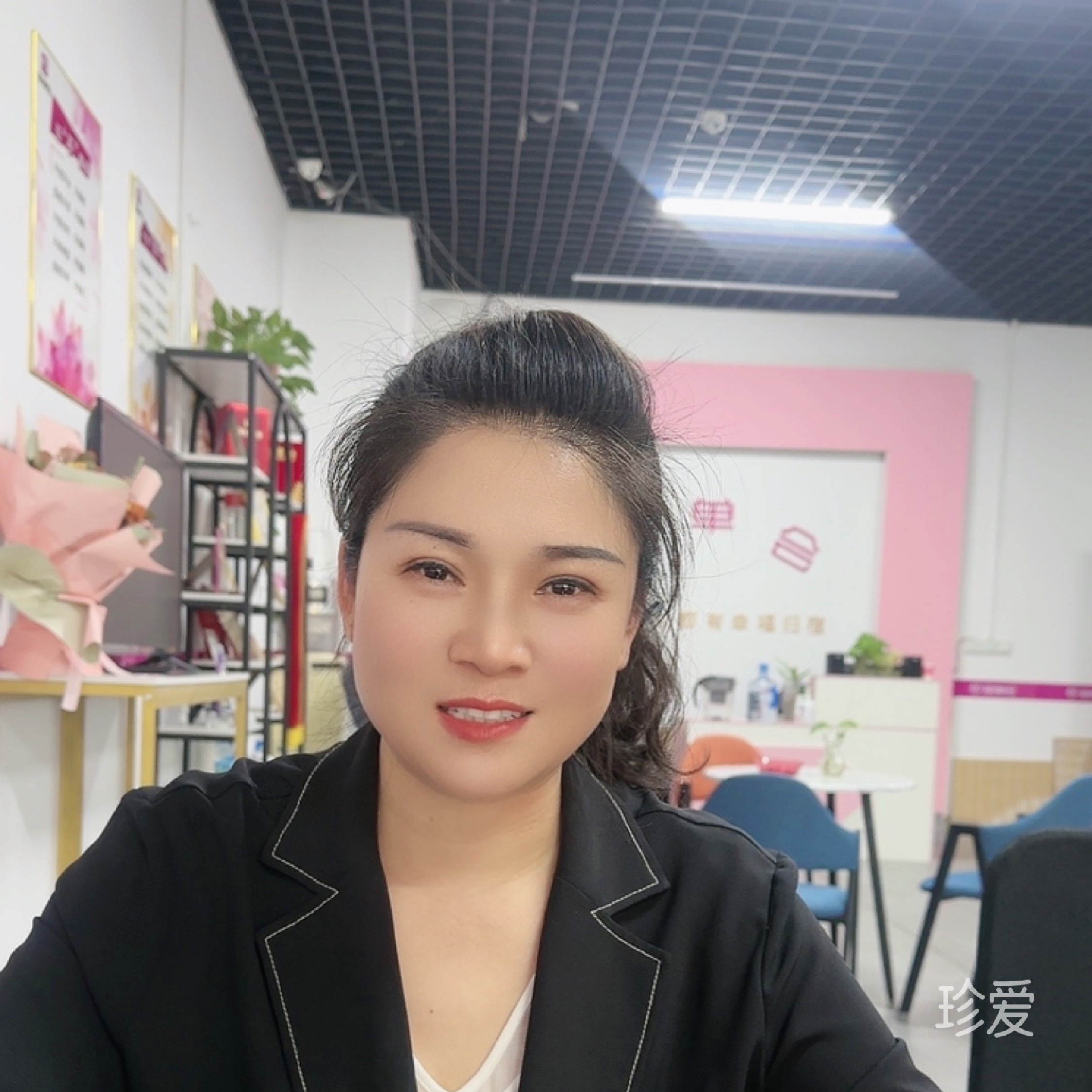 風(fēng)吹不動(dòng)天邊月