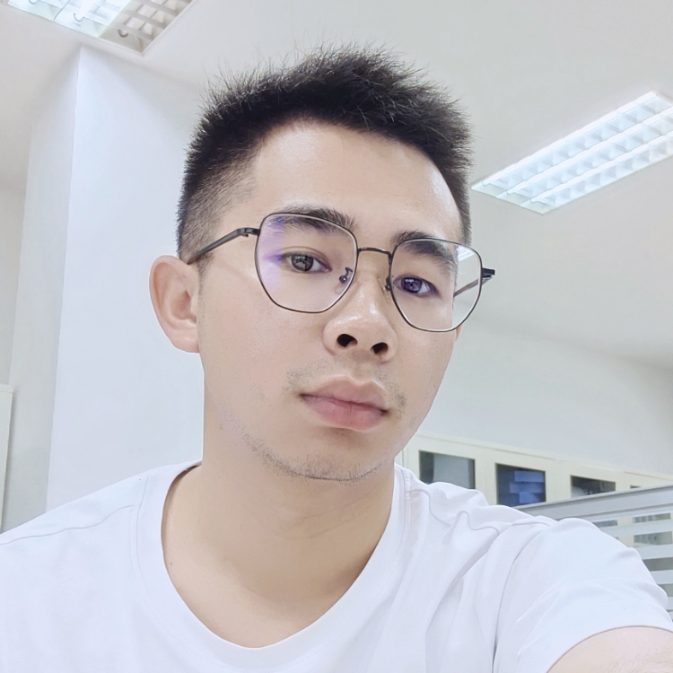 未曾开言我先笑场