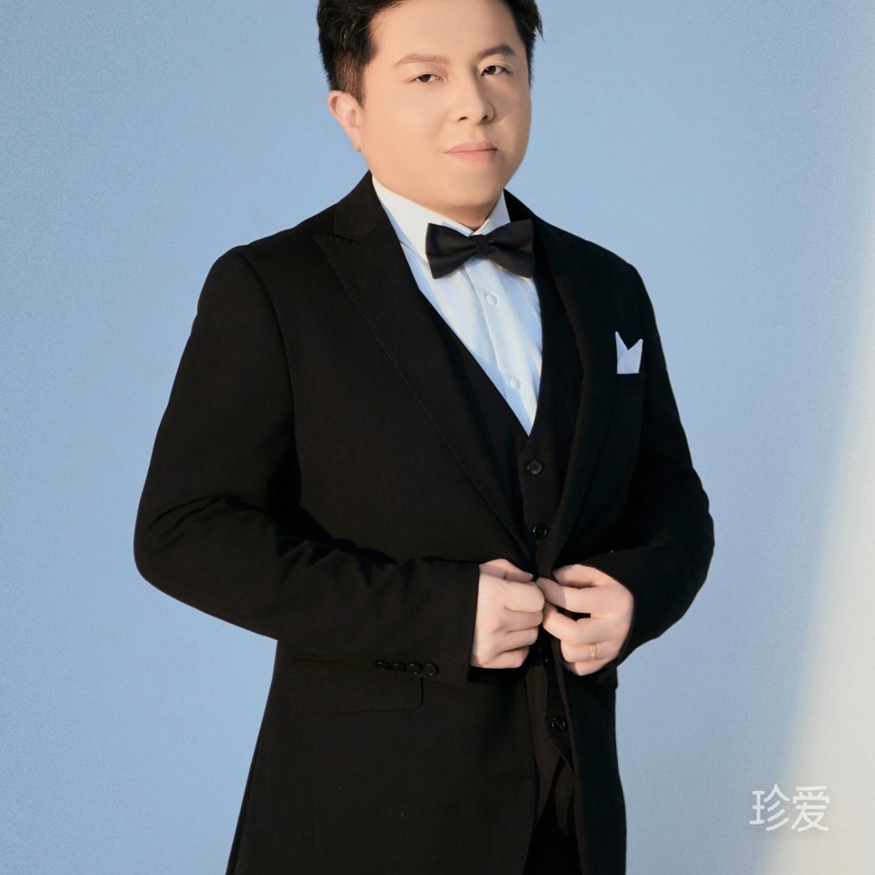 等待余生陪伴的她