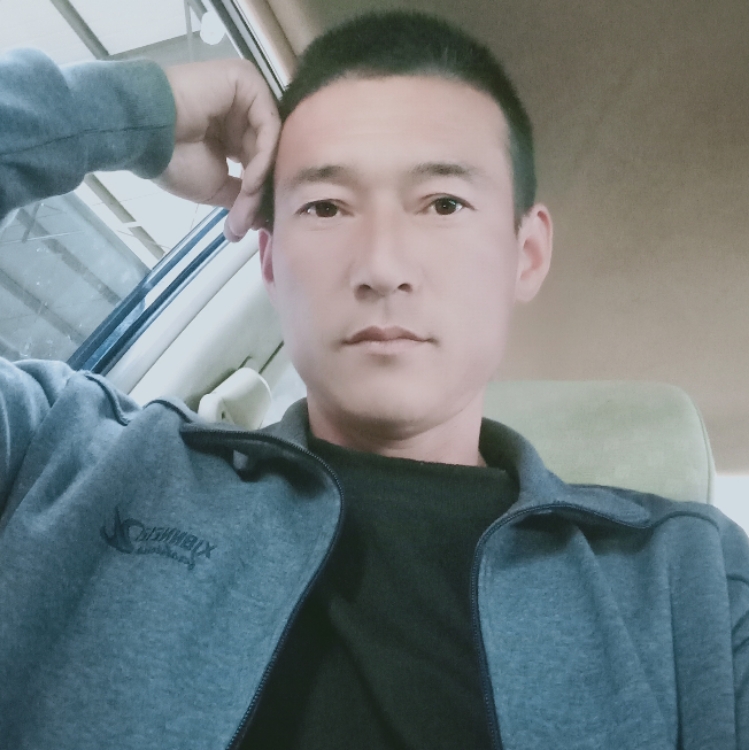 抱着嫦娥烤玉兔