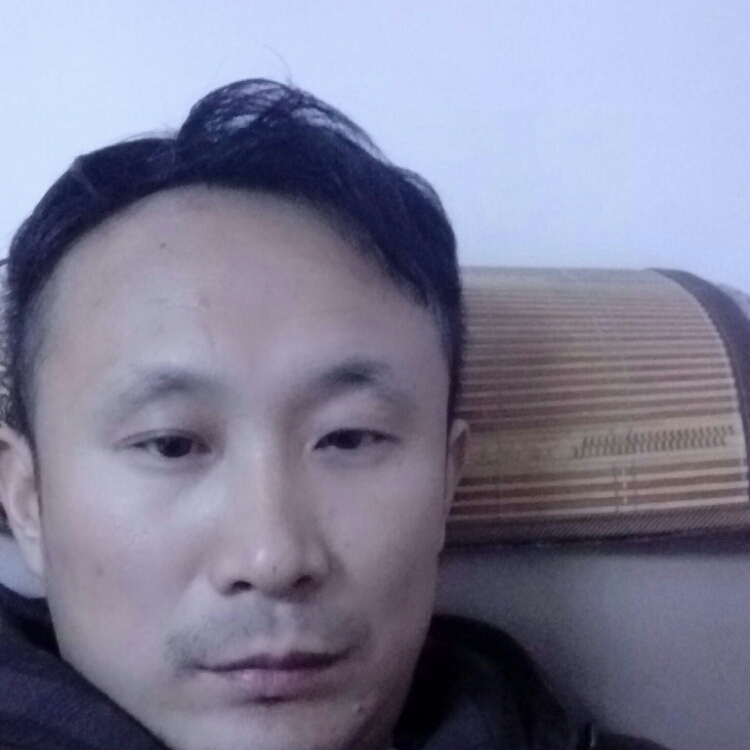 孤獨(dú)的石頭