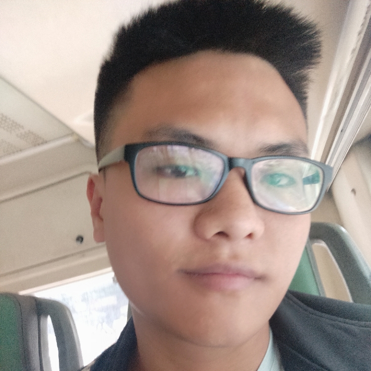 卖卤鹅的小青年