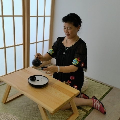 一个爱笑的女孩