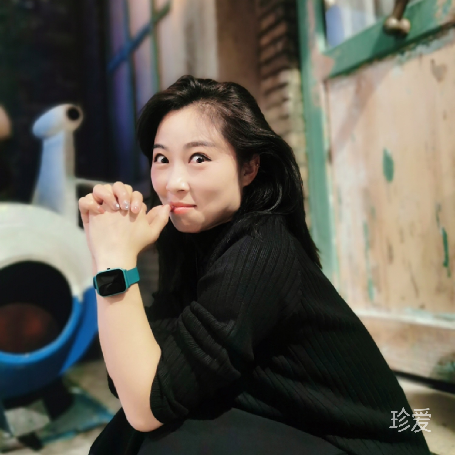 夜空下的白玫瑰