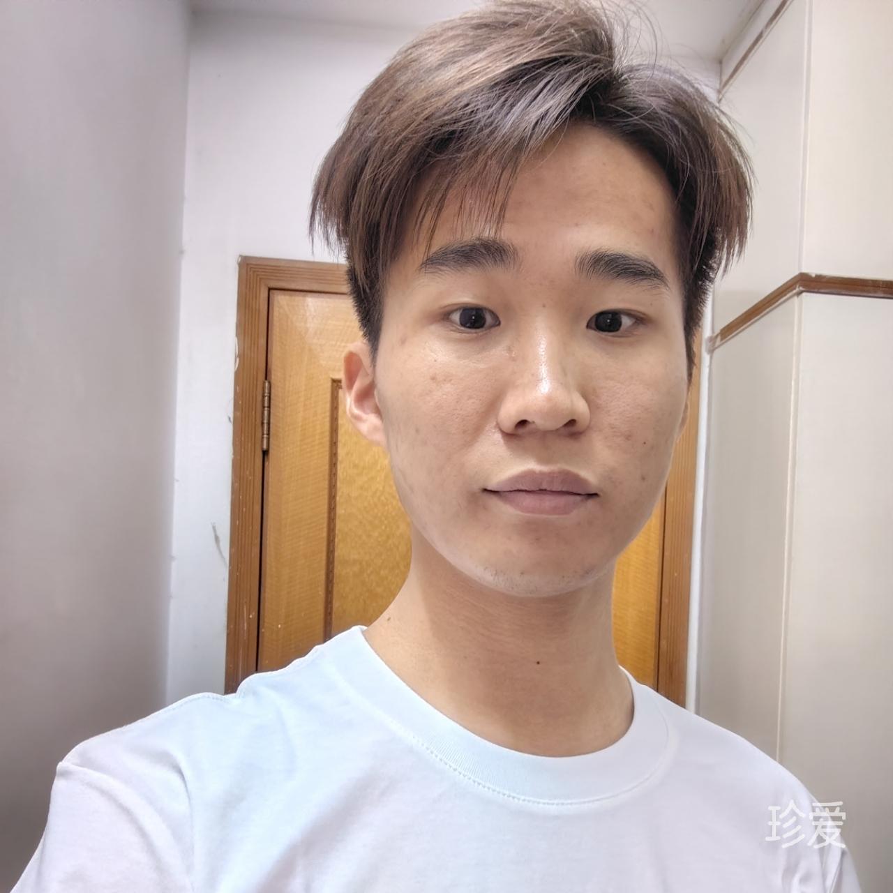 灰色