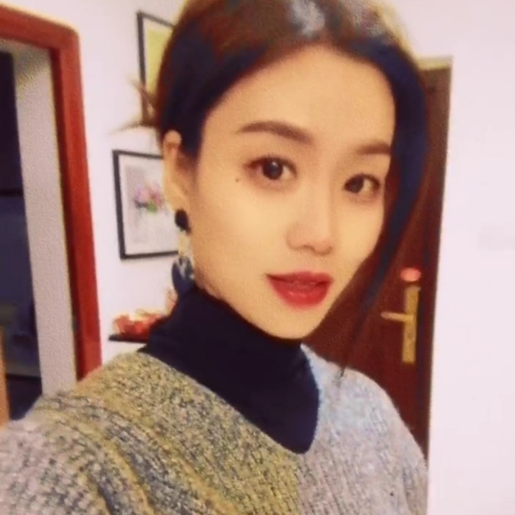 开错季节的玫瑰