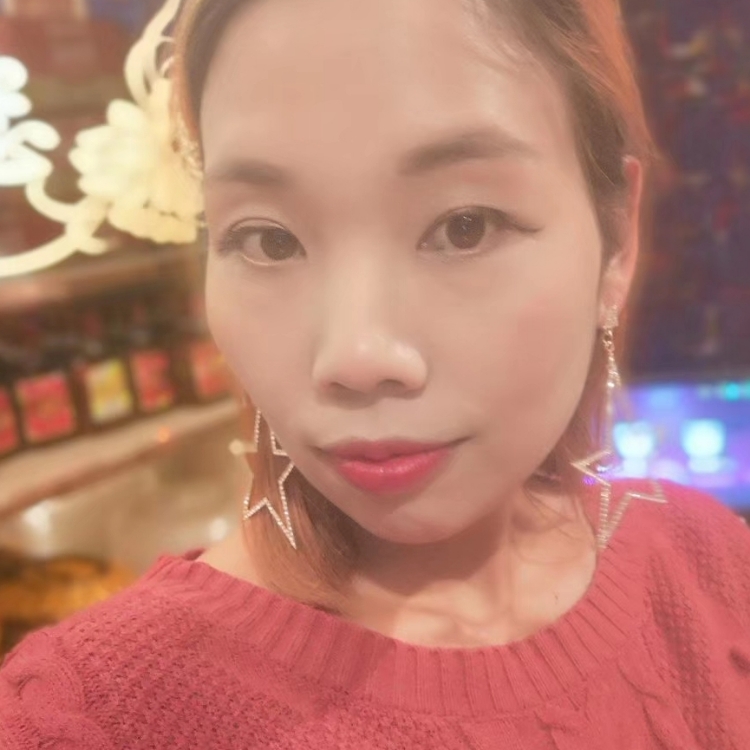 風雨中的向日葵