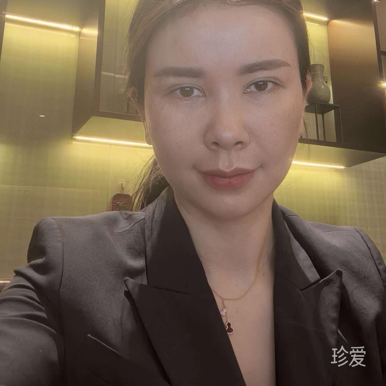 俪荧