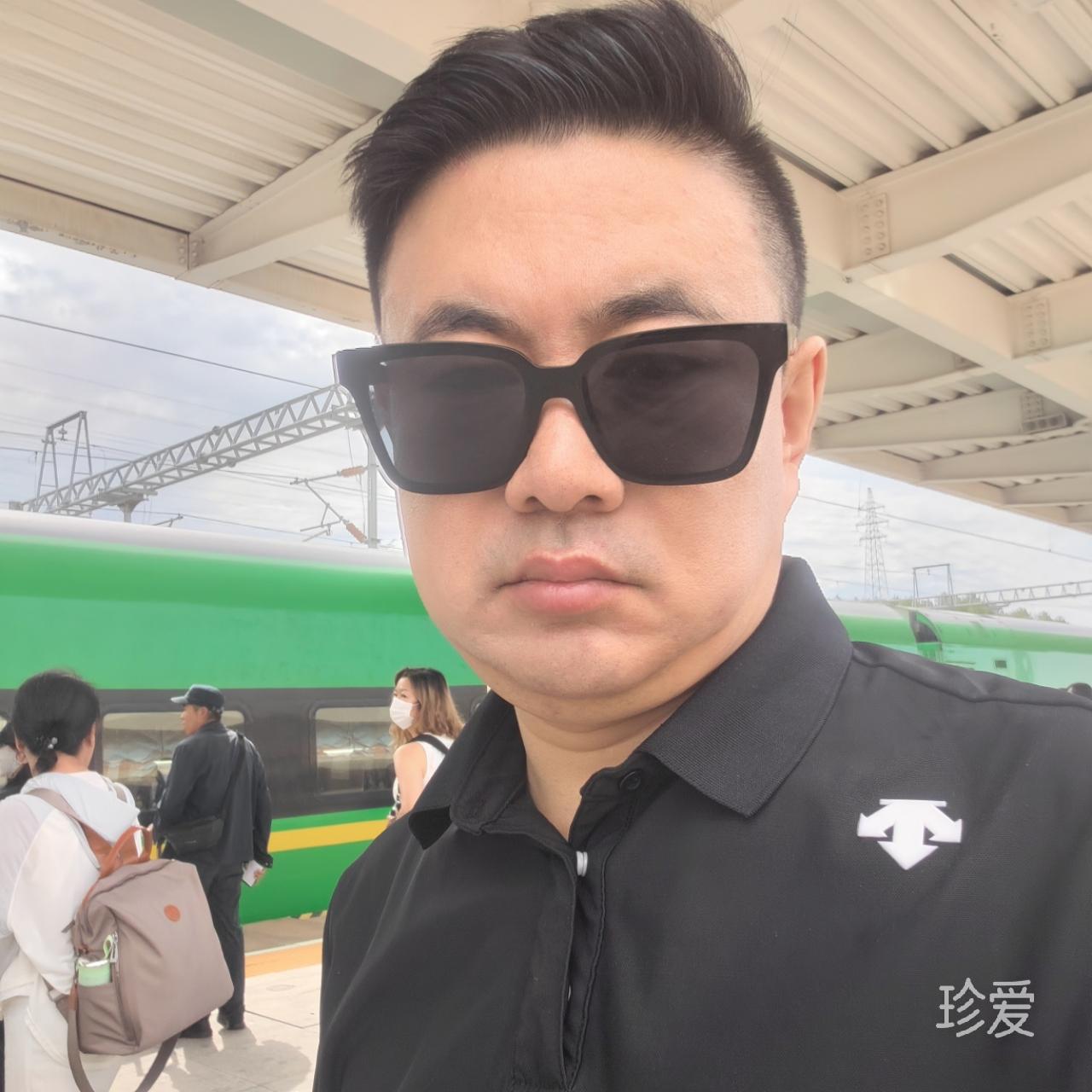 安安的做个阳光男子