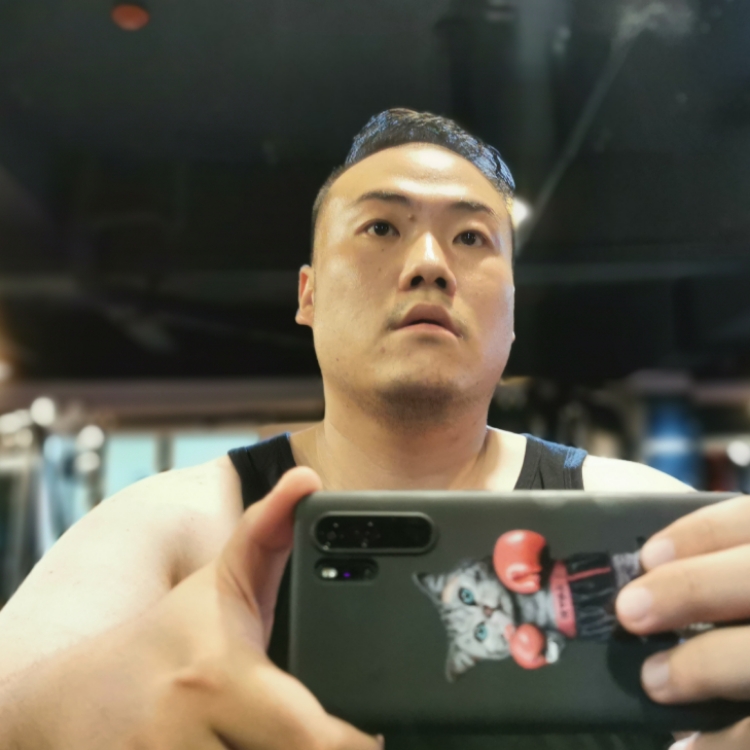 巴黎鐵塔下的苦澀