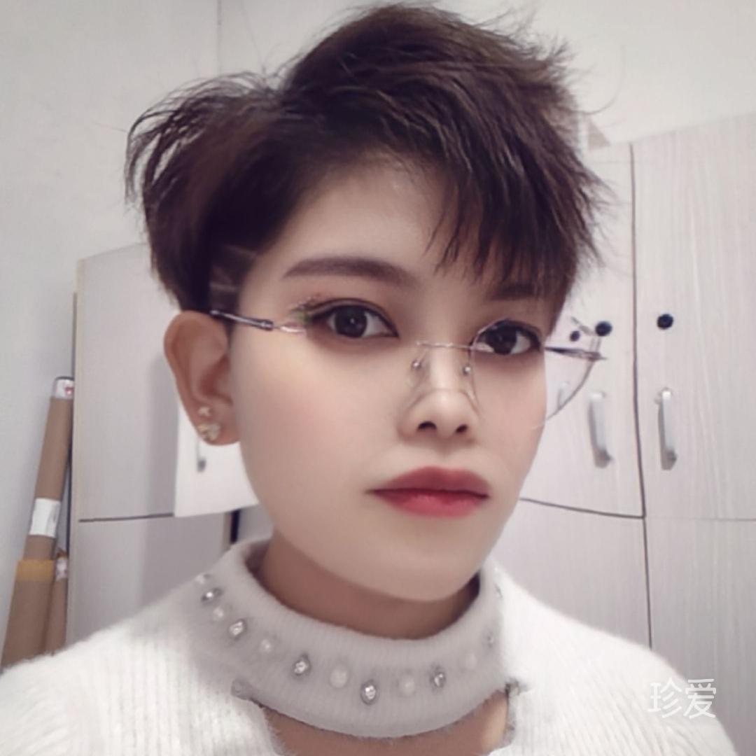 淡然一笑