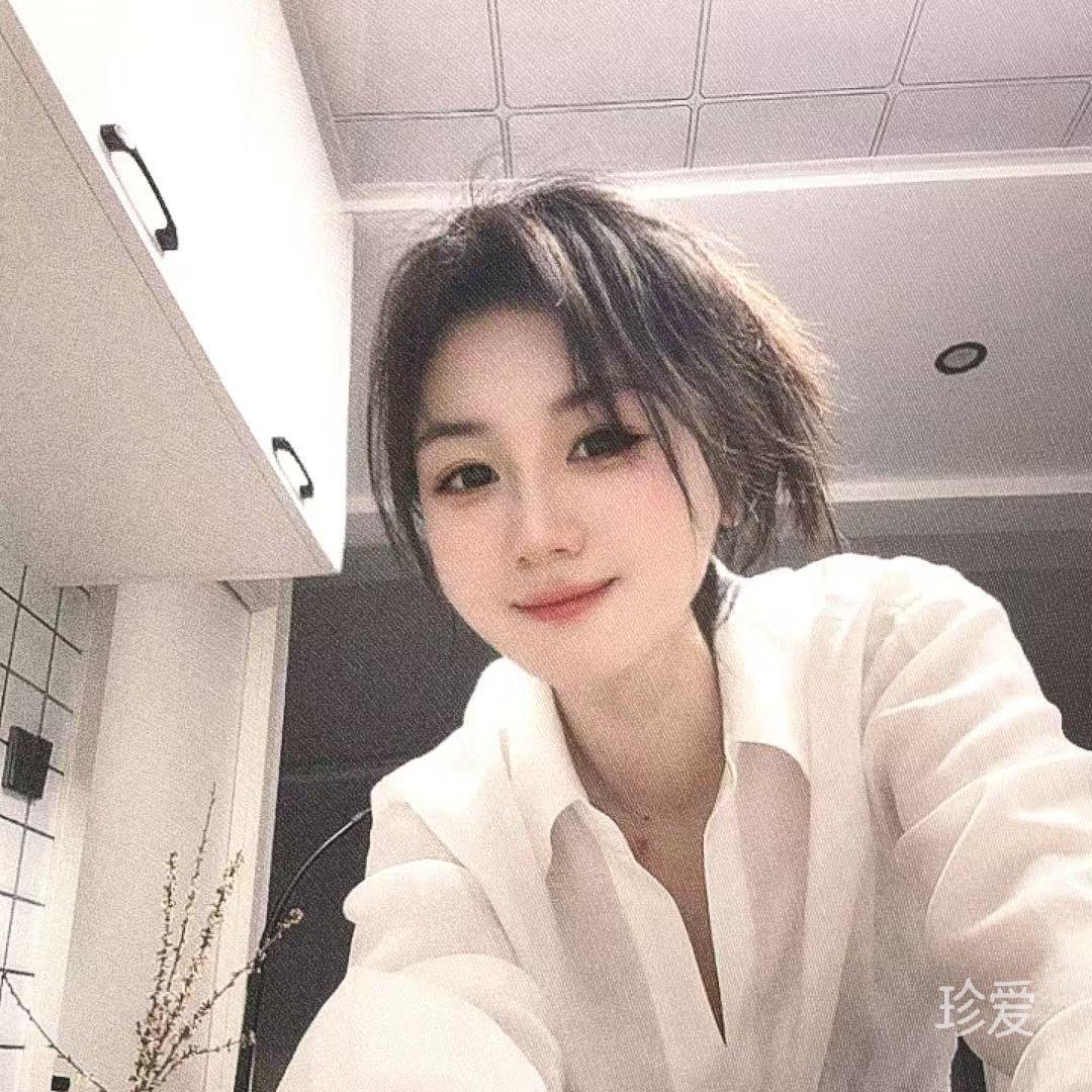 一抹丽影