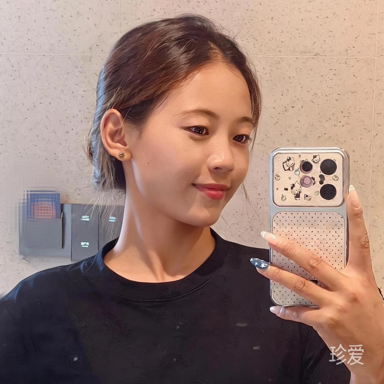 明媚