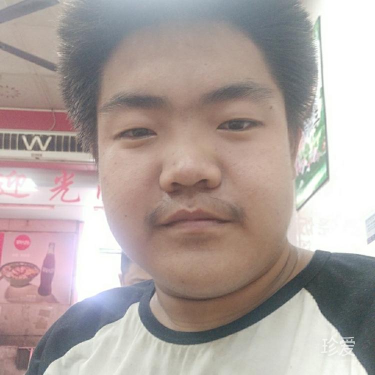 对面的女孩看过来