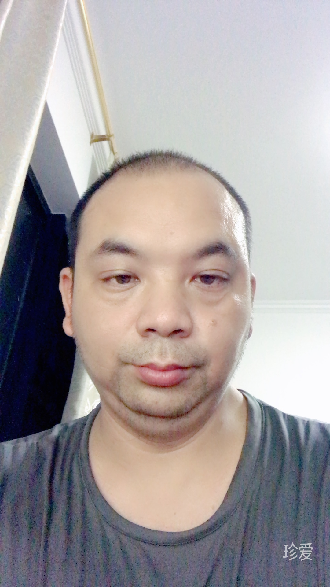 帅气男孩