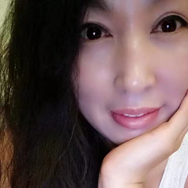 水中睡著的魚(yú)