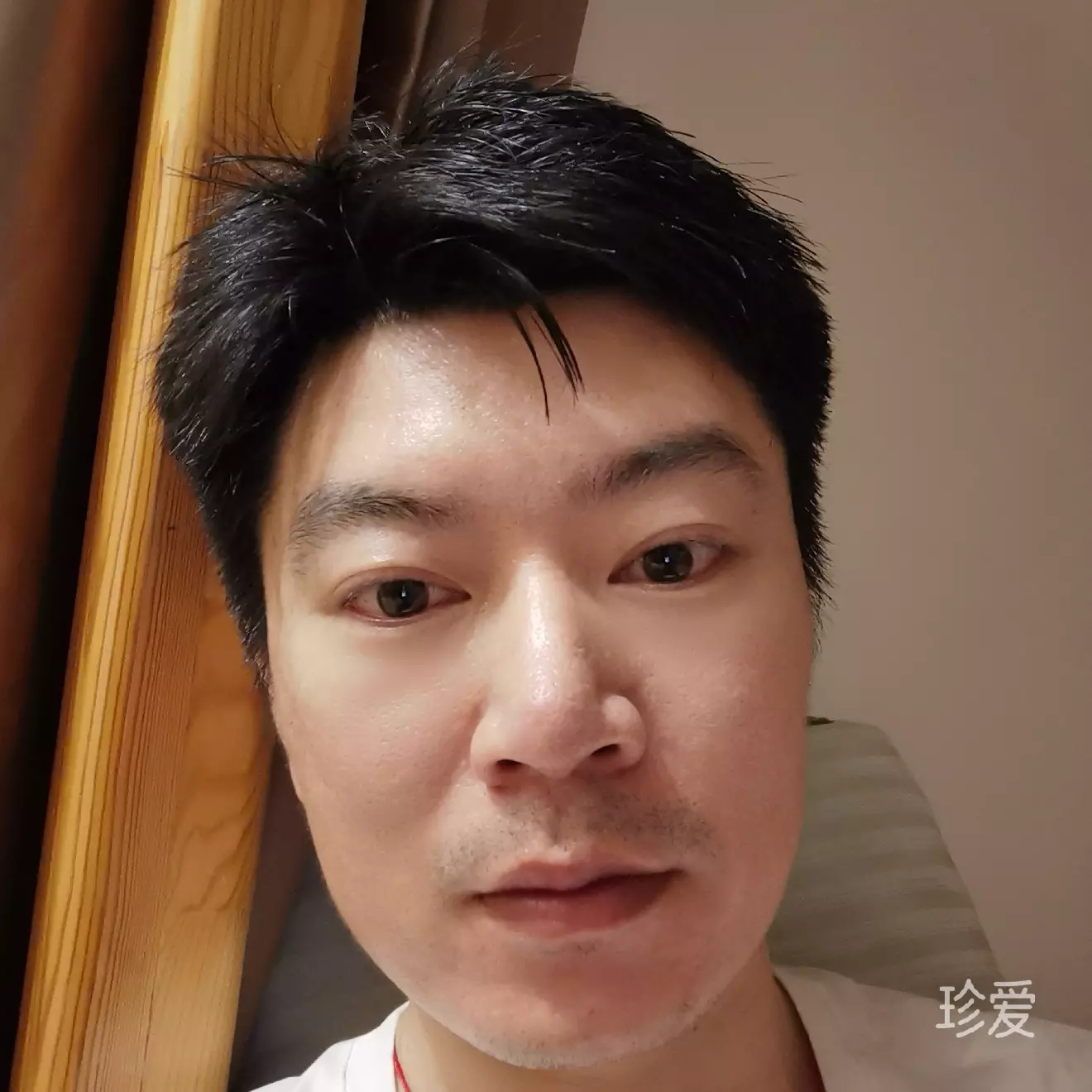 等待靠岸的船