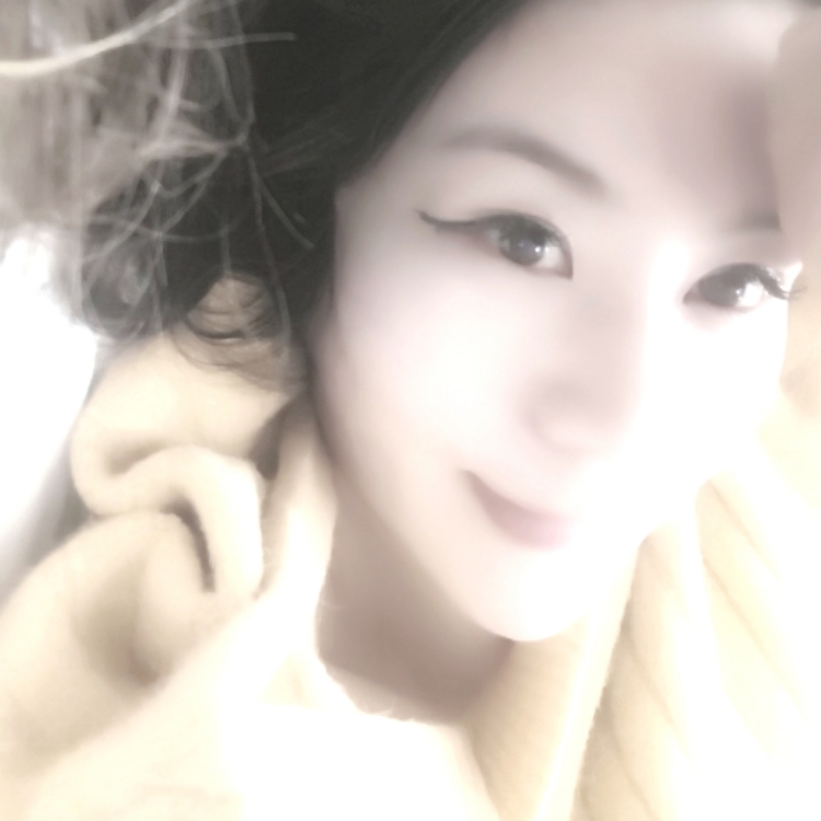 靜靜的坐在身邊