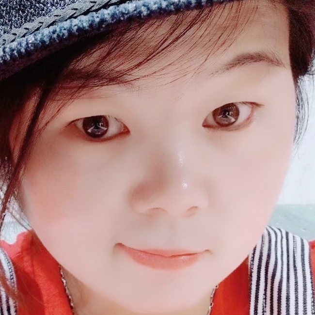 水邊的阿迪麗娜