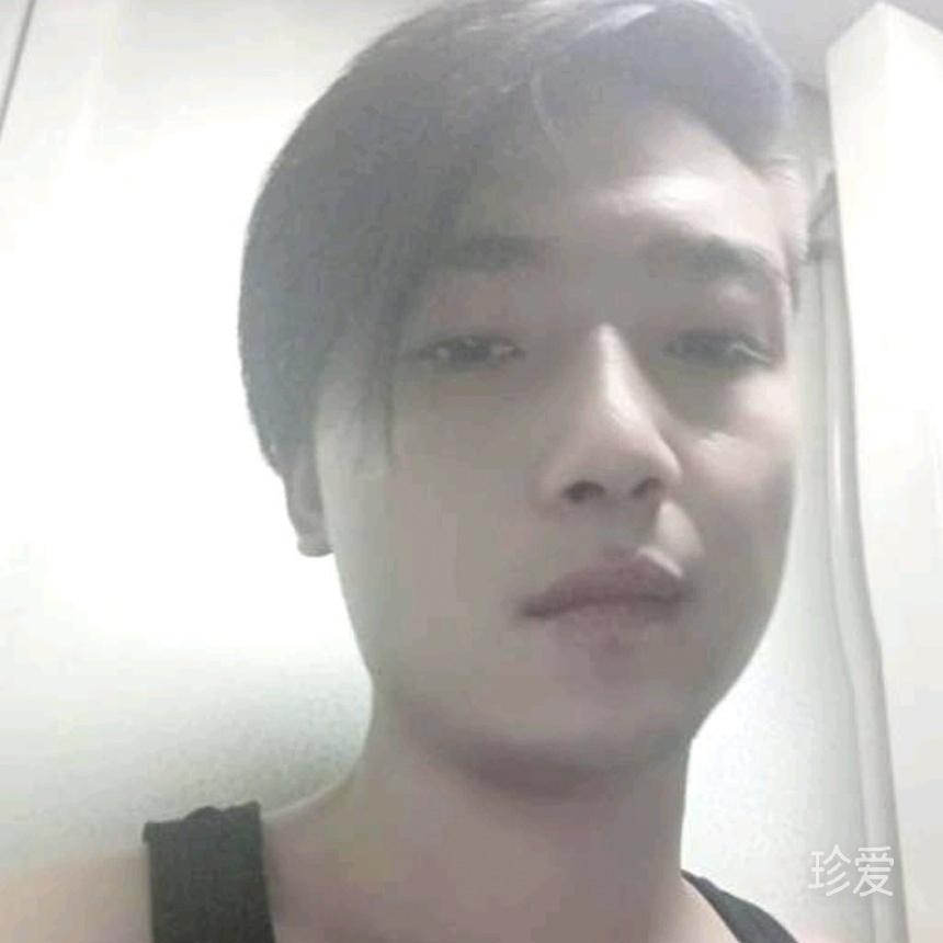 強(qiáng)忍的笑容背後