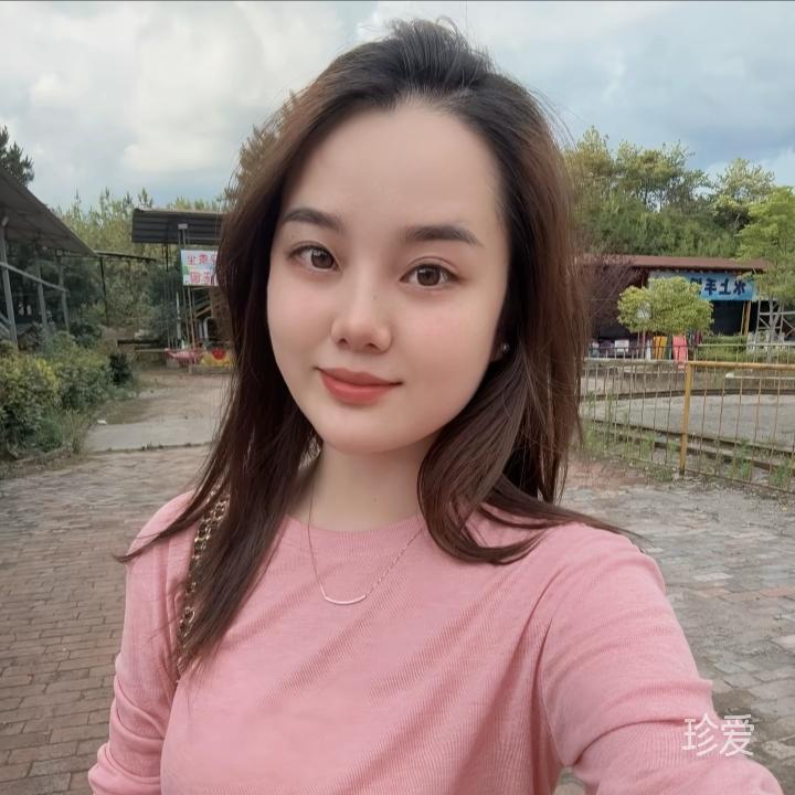 爱吃草莓的婷婷