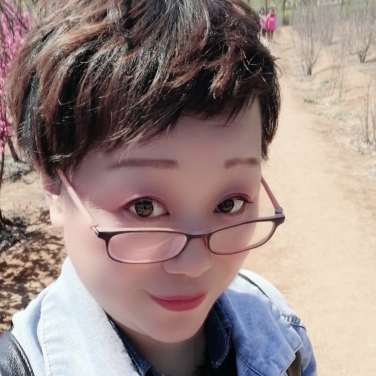 坐在海底望天的魚