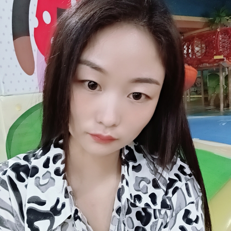 搖曳在風中的小草