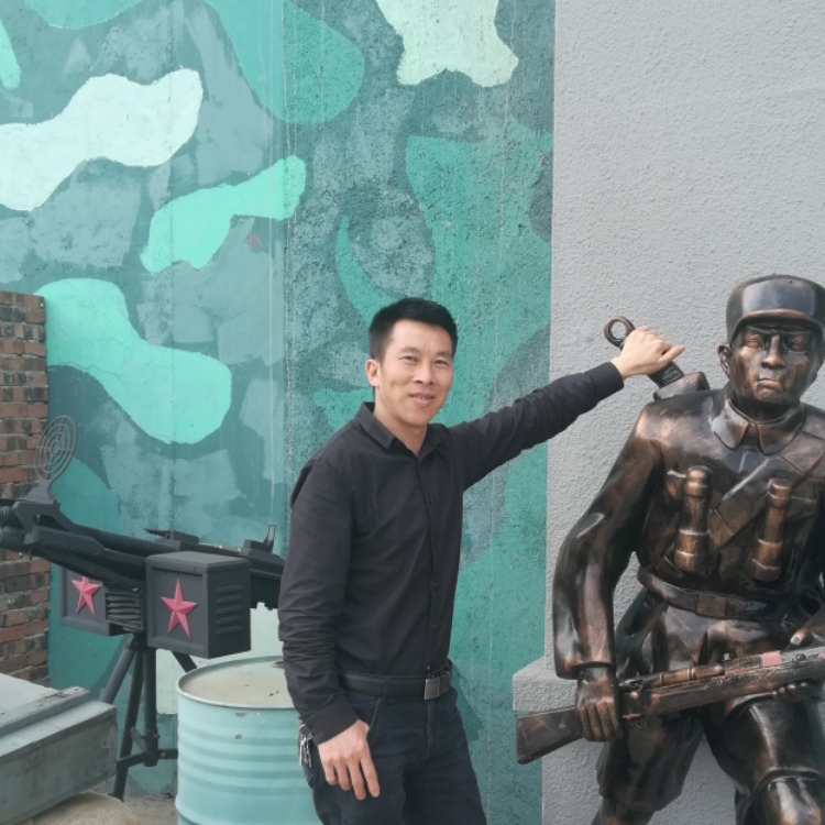 笑著說(shuō)再會(huì)