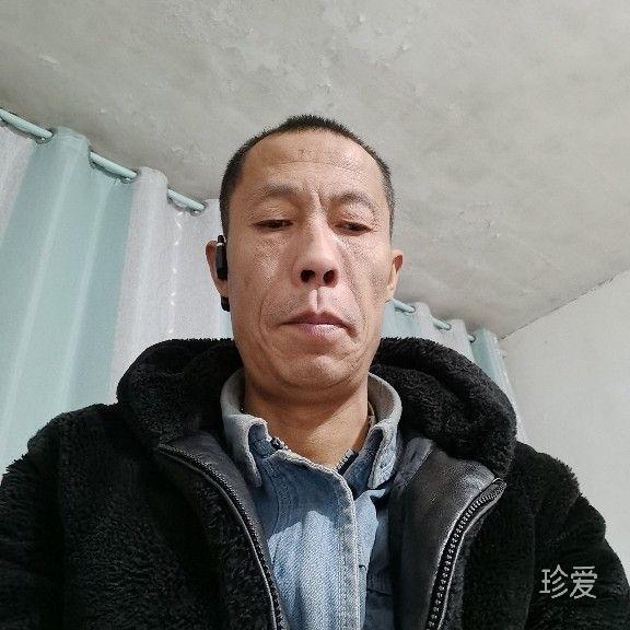 爱你的人