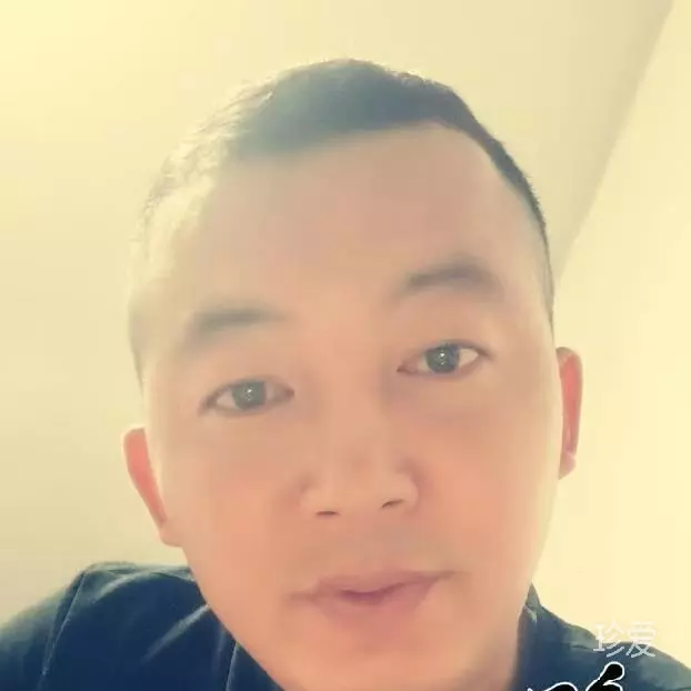 独自仰望天空