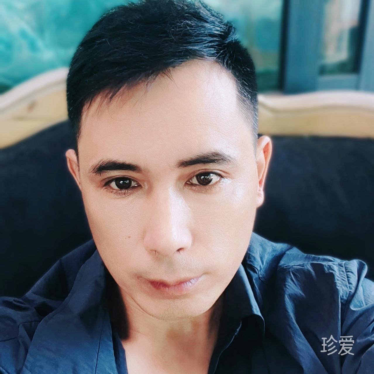 笑着活
