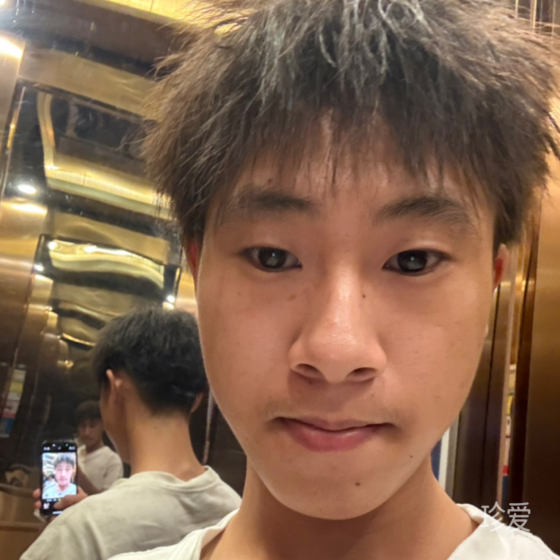 愿世界和平無淚水