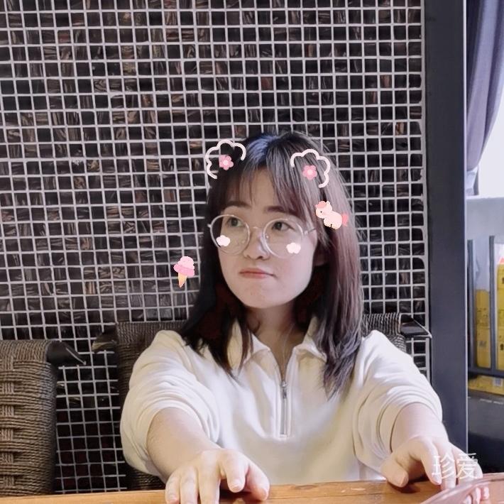 摇曳在风中的小草