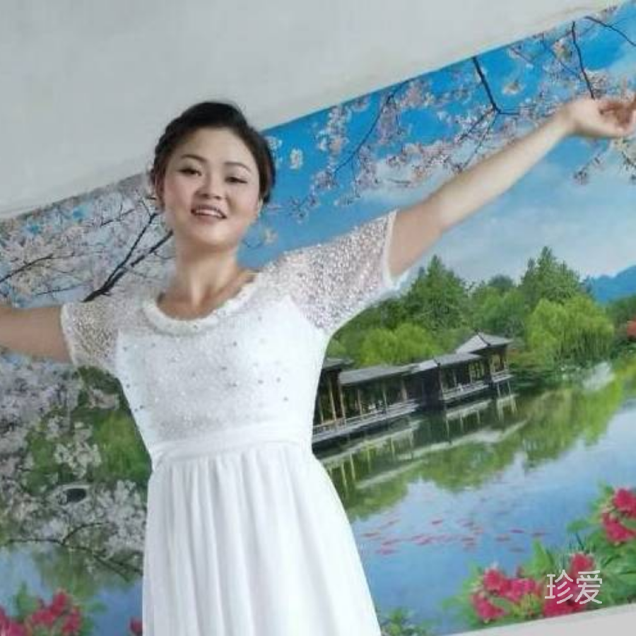 树荫照水