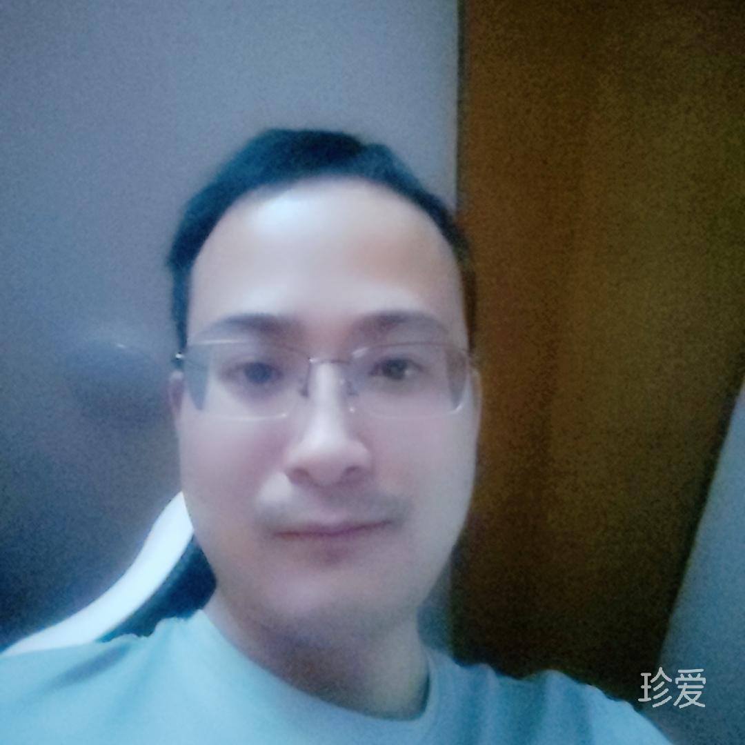 窗透初曉云自搖