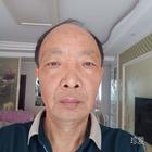 強(qiáng)忍的笑容背後