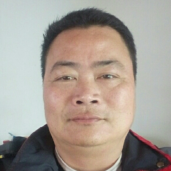 和女儿一起寻找好