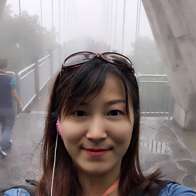 芦苇中的小月亮