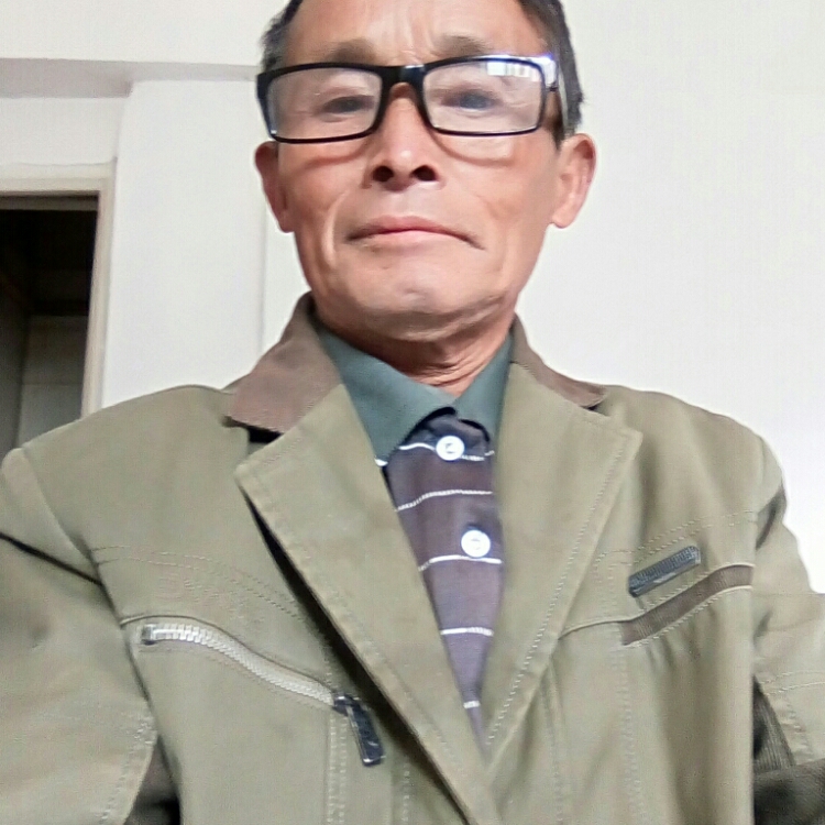男孩