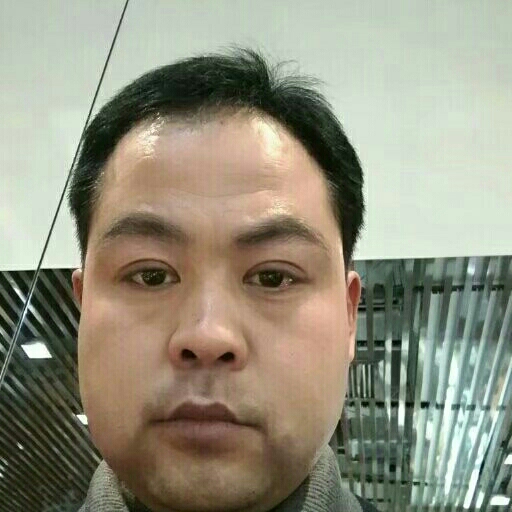 開著拖拉機(jī)迎接春