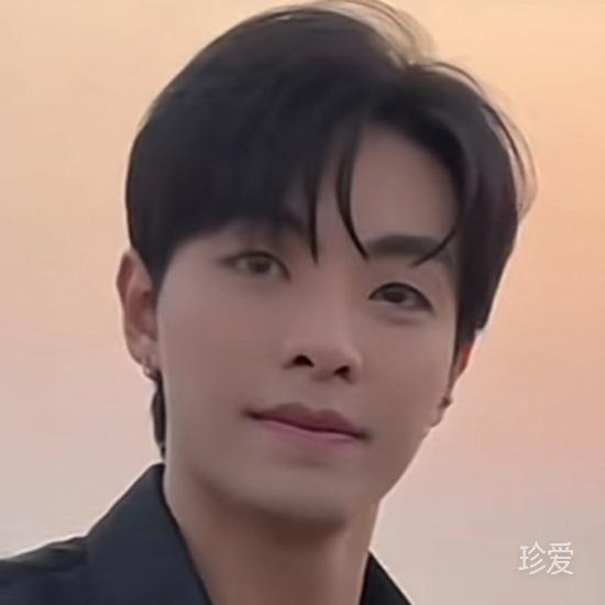 因?yàn)橛心闼钥鞓?></a></div> <div   id=