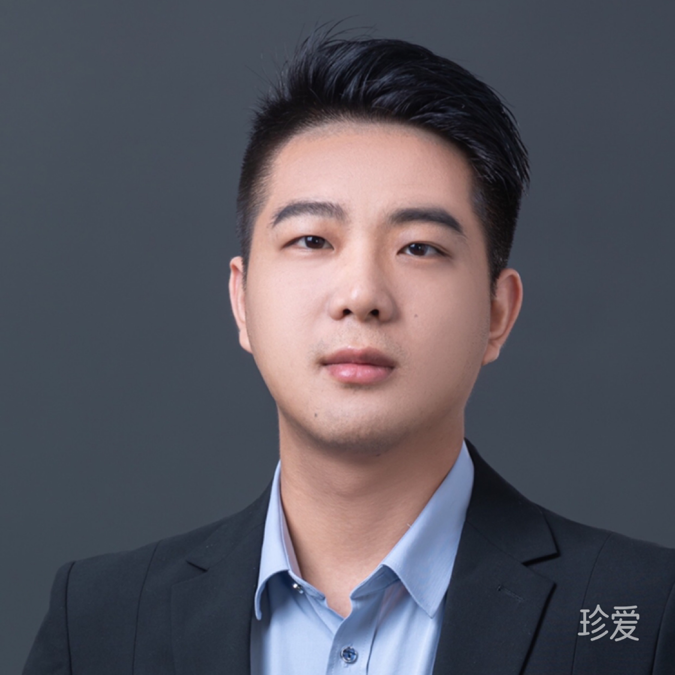 喜歡吃佩奇的喬治