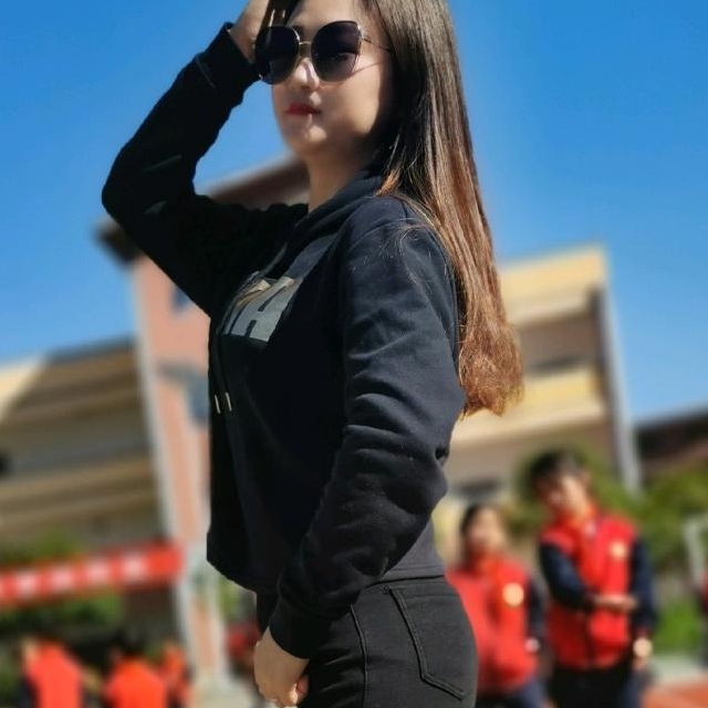 一個(gè)人散步