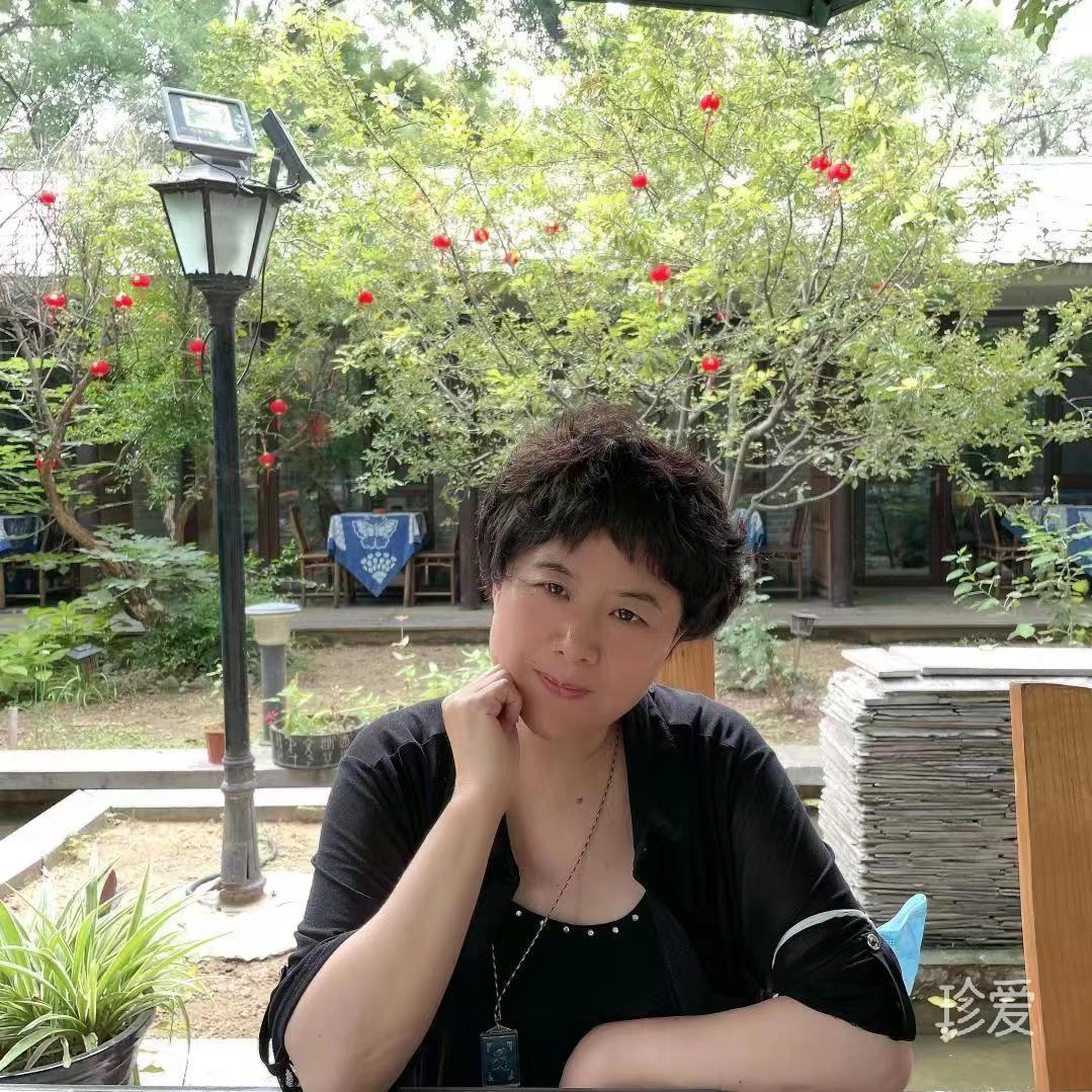 含苞待放的牡丹花