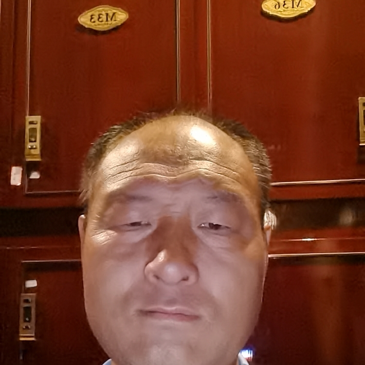 穿過(guò)海的風(fēng)聲