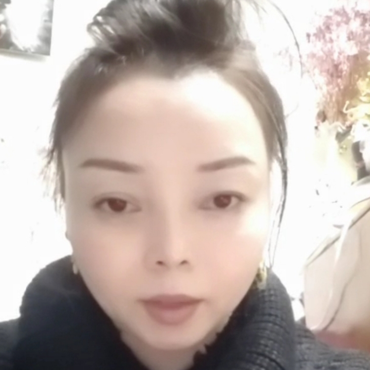 乔安81年出生