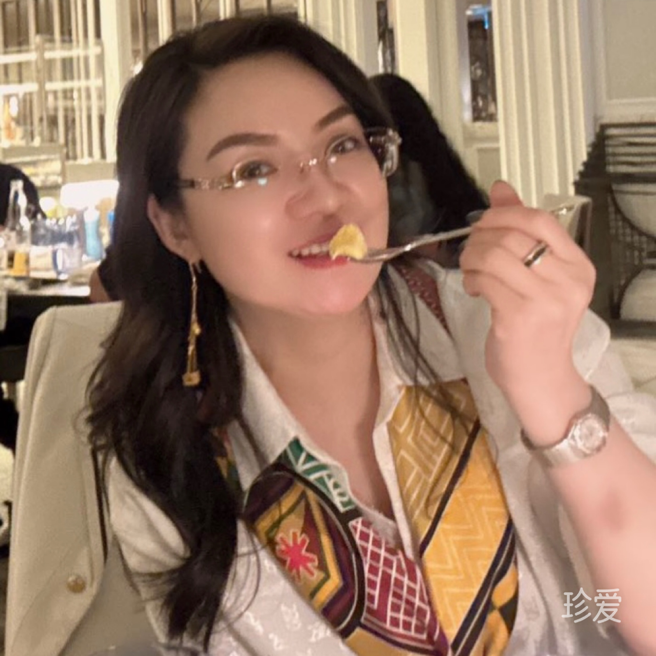 爱喝玫瑰拿铁咖啡