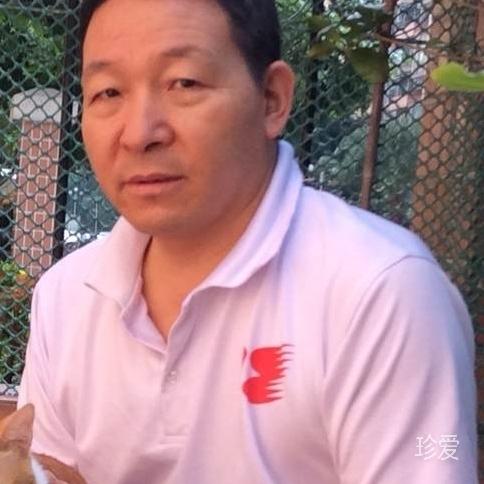 牵手漫步
